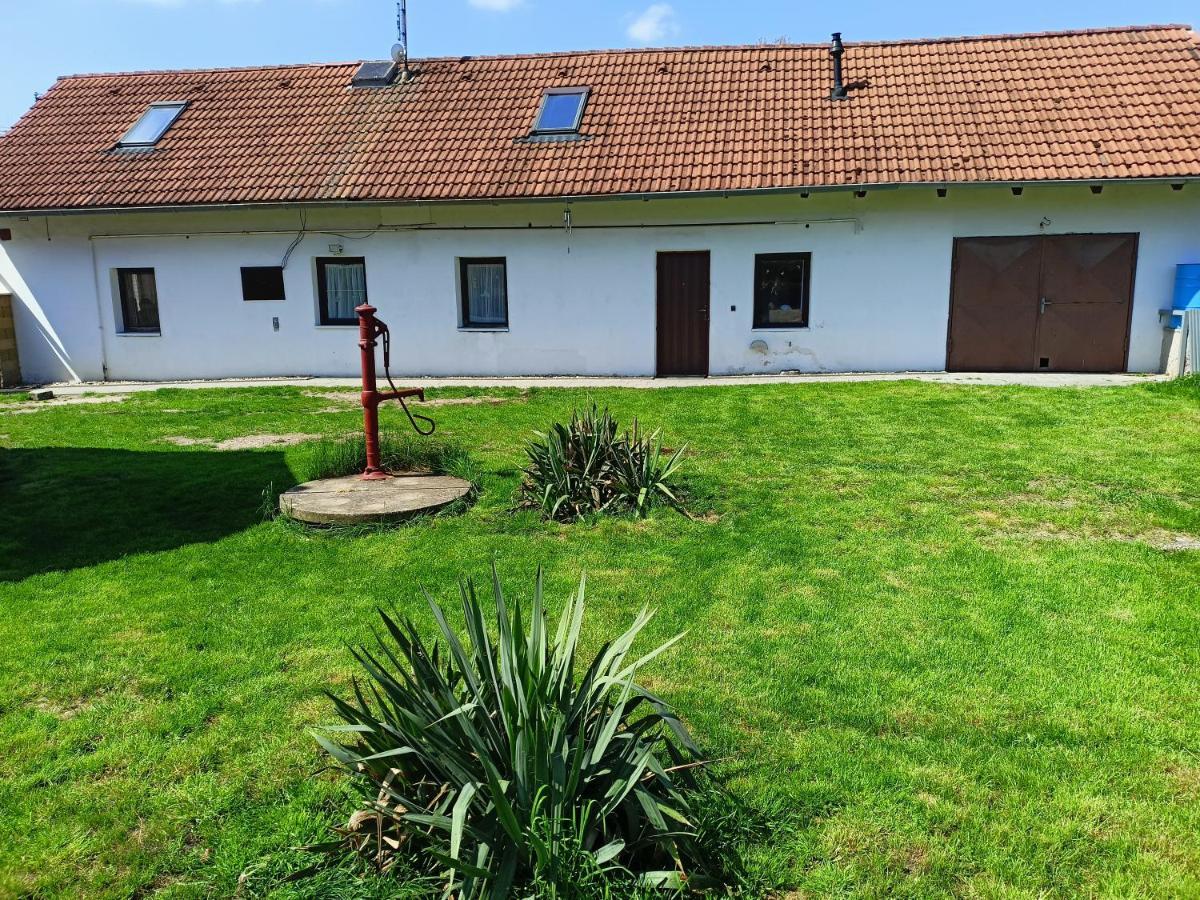 Villa Rekreacni Dum U Elisky A Barusky Krakovany Esterno foto