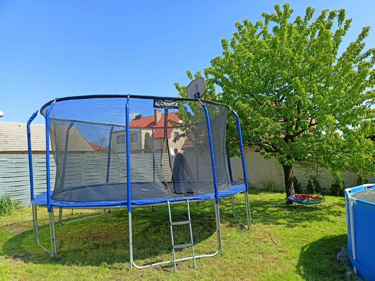 Villa Rekreacni Dum U Elisky A Barusky Krakovany Esterno foto